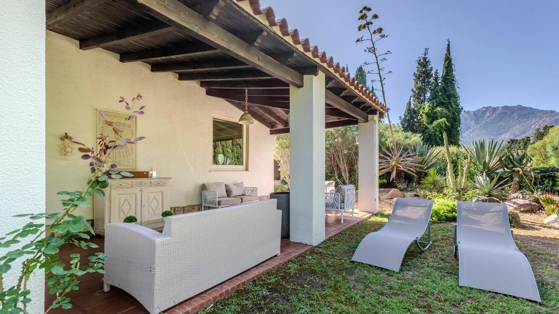 Luxury Villa Flaminia-Exclusive Timeless Elegance Santa Margherita di Pula